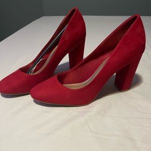 Perfect holiday heels!